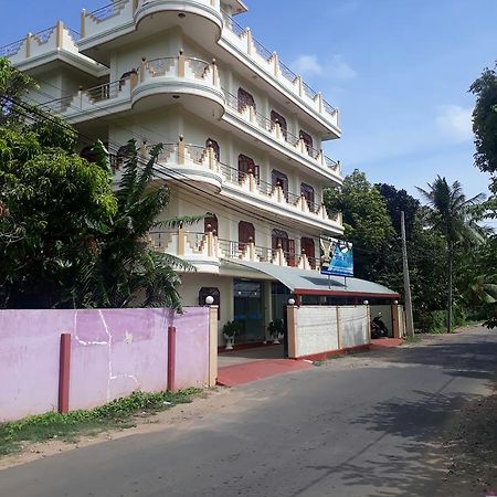 Hotel Blue Whale Jaffna Extérieur photo