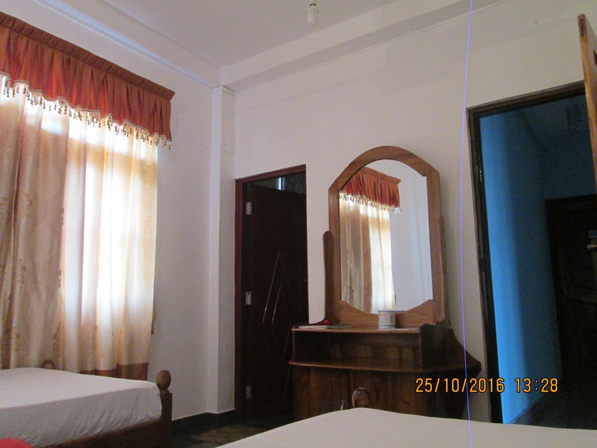 Hotel Blue Whale Jaffna Extérieur photo
