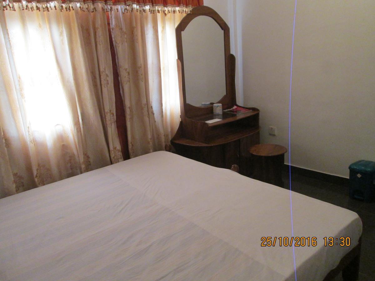 Hotel Blue Whale Jaffna Extérieur photo