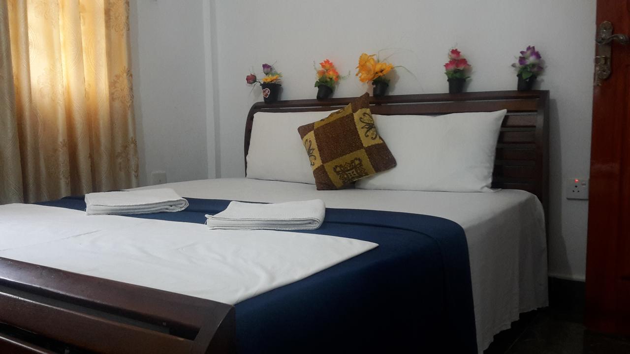 Hotel Blue Whale Jaffna Extérieur photo