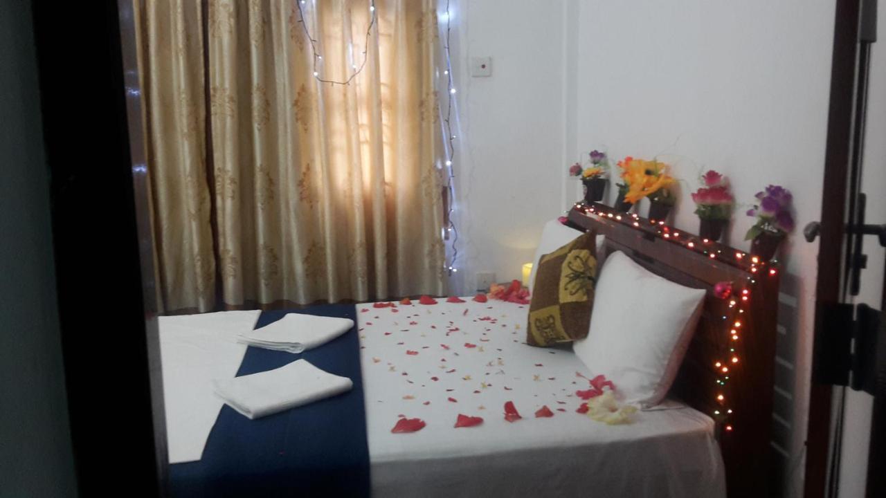 Hotel Blue Whale Jaffna Extérieur photo
