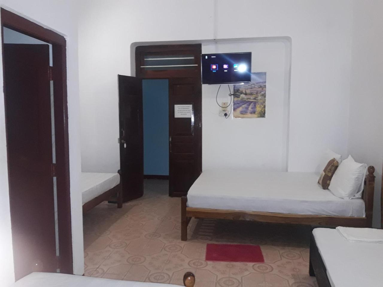 Hotel Blue Whale Jaffna Extérieur photo