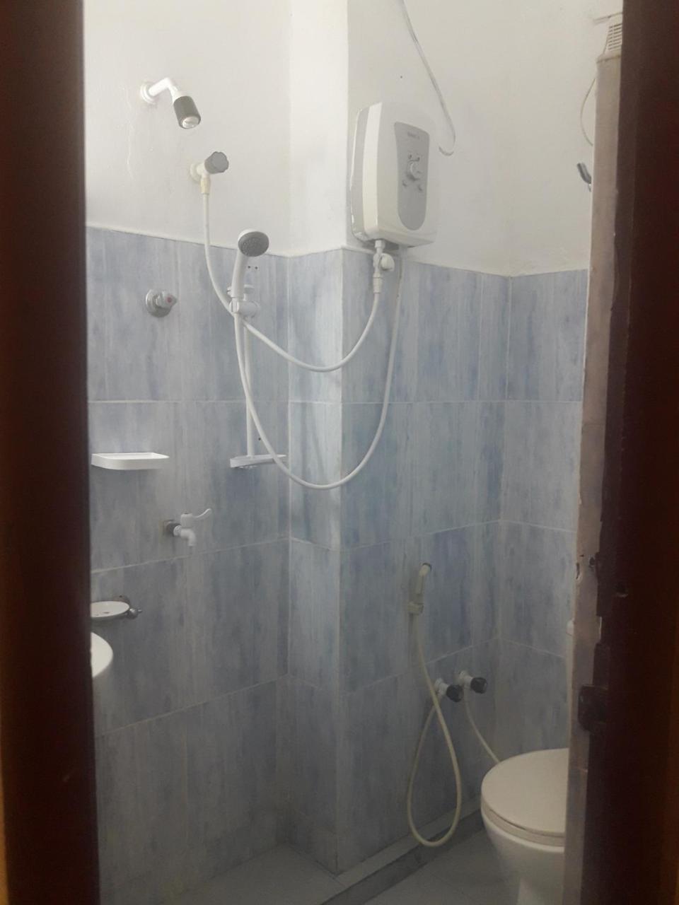 Hotel Blue Whale Jaffna Extérieur photo