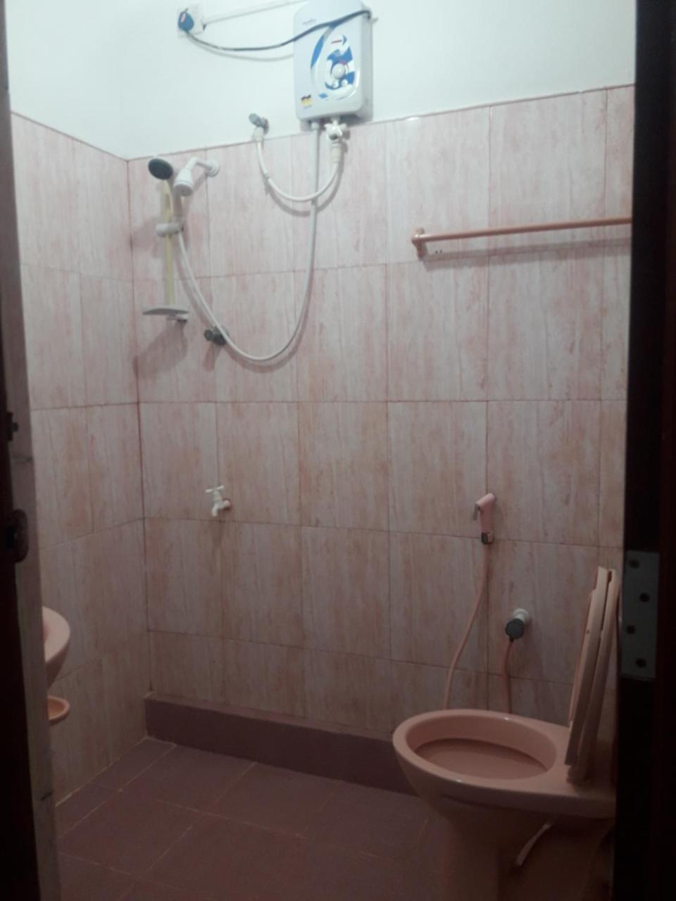 Hotel Blue Whale Jaffna Extérieur photo