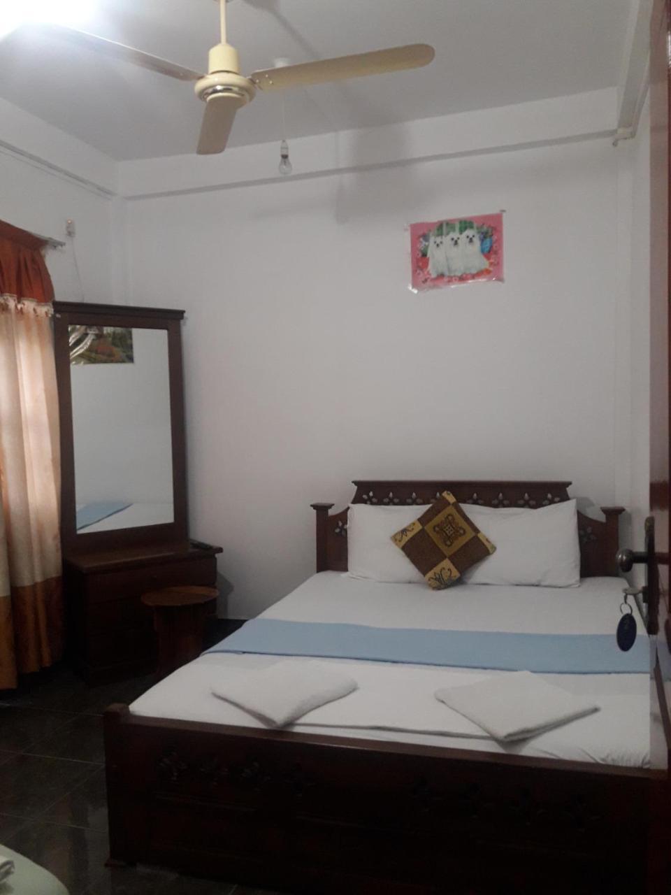 Hotel Blue Whale Jaffna Extérieur photo