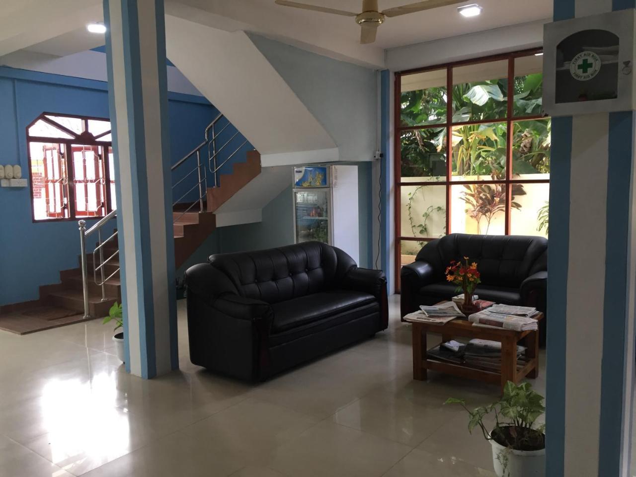 Hotel Blue Whale Jaffna Extérieur photo