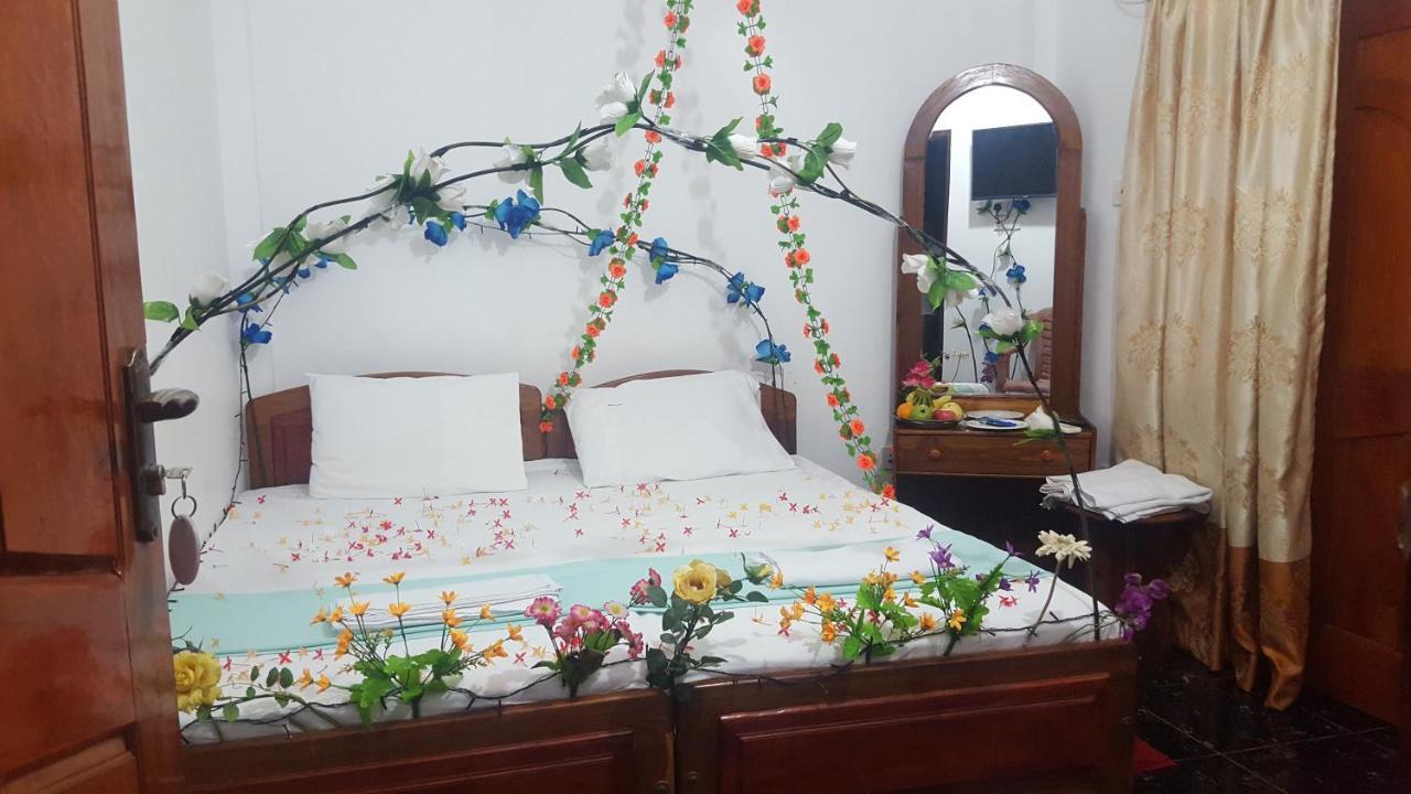 Hotel Blue Whale Jaffna Extérieur photo